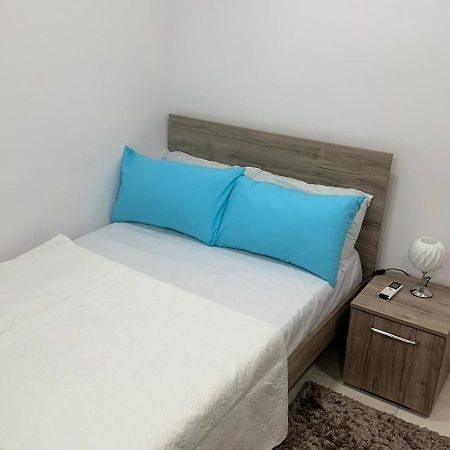 Your Elegant Home Away From Home Shared Apartment Only With Host Zebbug  Екстер'єр фото